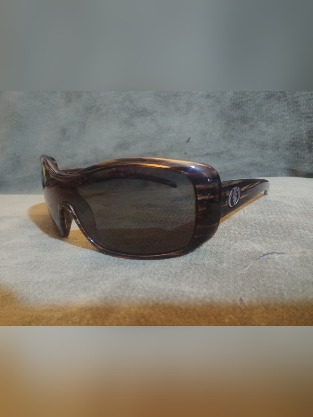 Electric Varla Women’s Wrap Sunglasses in Dark Tortoise